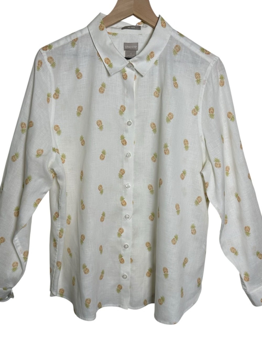Chicos Linen Top Women Sz 3 White Pineapple Print Roll Tab Coastal No Iron Soft